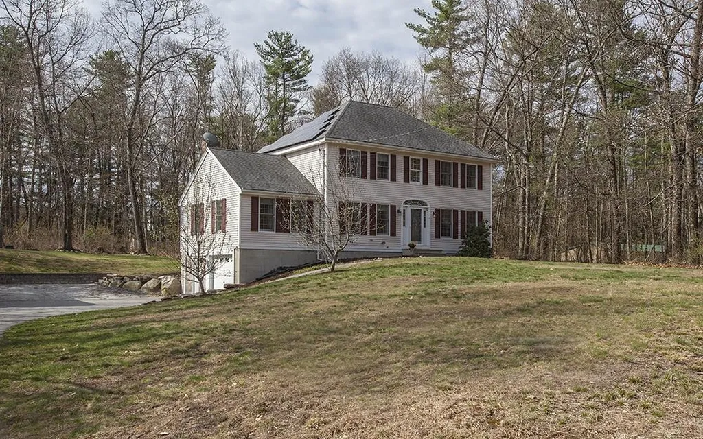 9 Wiley Hill Road Londonderry NH 03053