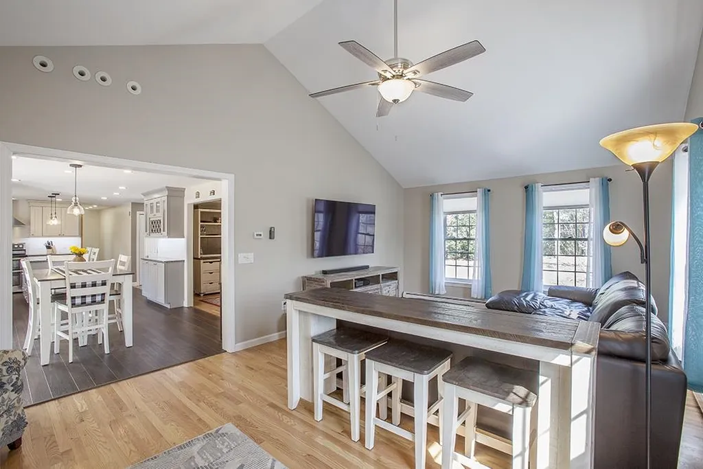 9 Wiley Hill Road Londonderry NH 03053