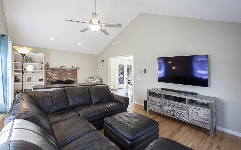 9 Wiley Hill Road Londonderry NH 03053