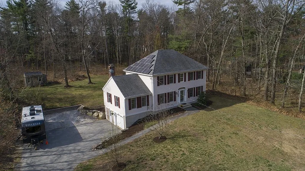 9 Wiley Hill Road Londonderry NH 03053