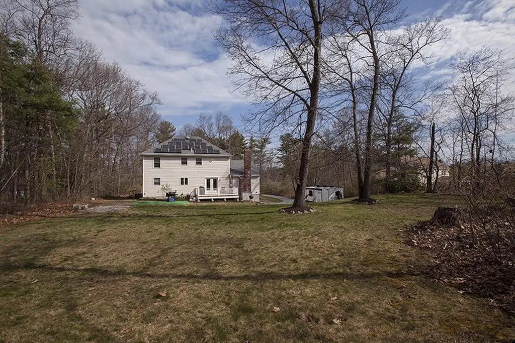 9 Wiley Hill Road Londonderry NH 03053