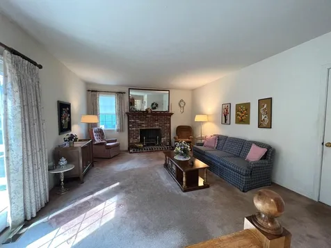 2 Pinehurst Street Hudson NH 03051