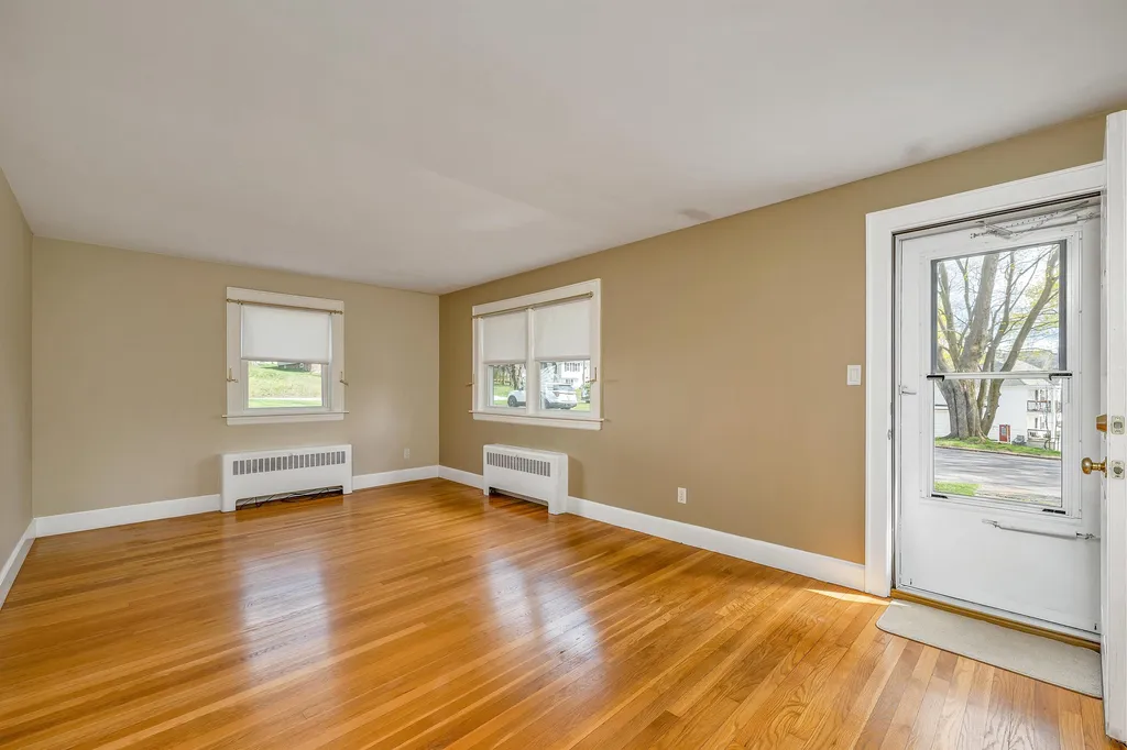 44 Lamonte Street Manchester NH 03104