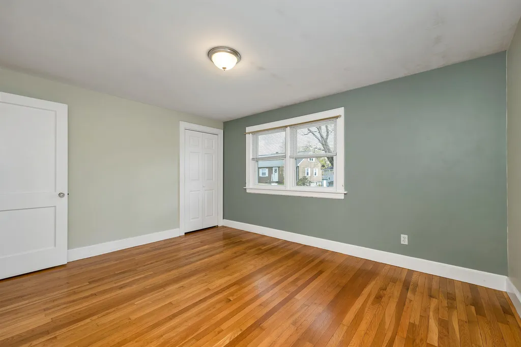 44 Lamonte Street Manchester NH 03104