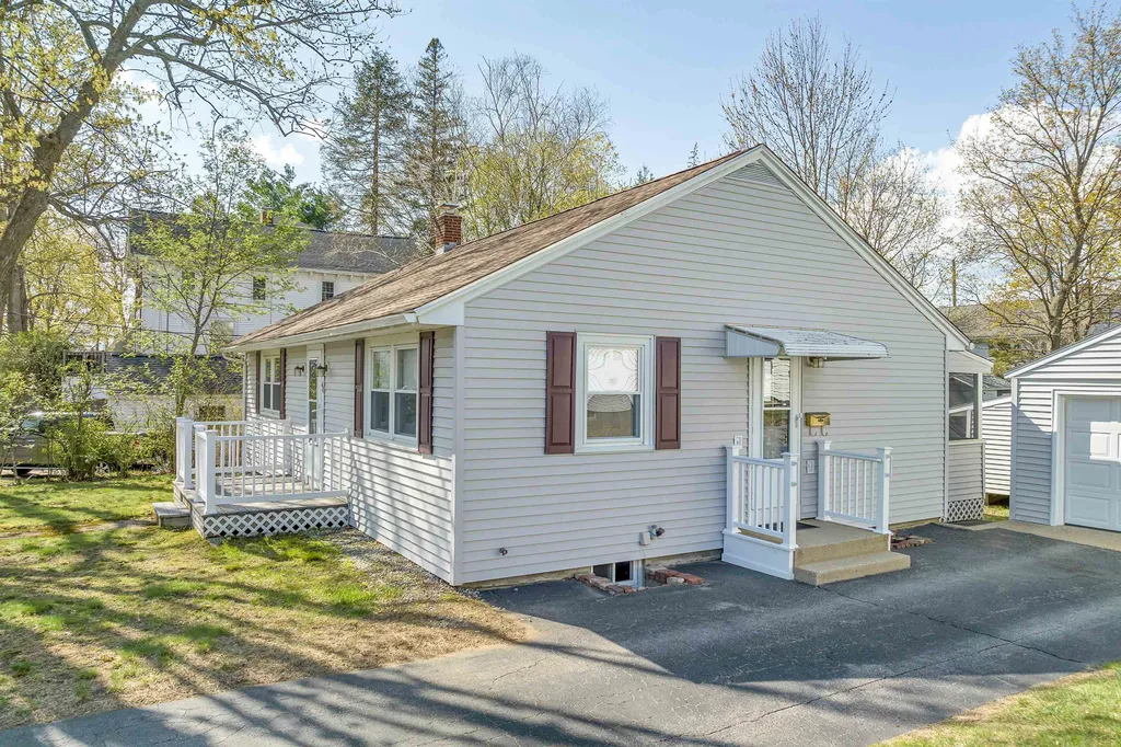 44 Lamonte Street Manchester NH 03104