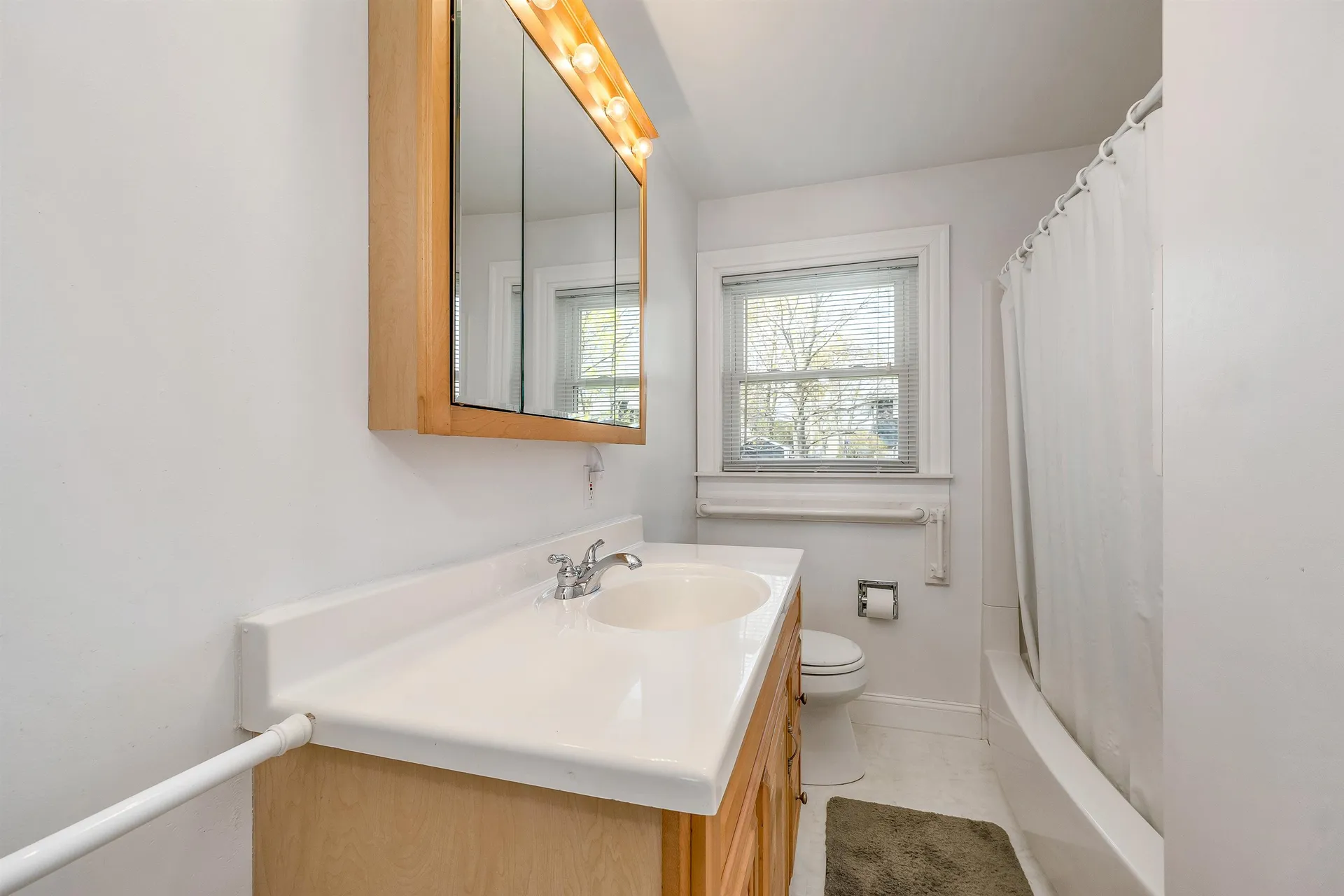 44 Lamonte Street Manchester NH 03104