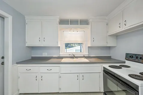 44 Lamonte Street Manchester NH 03104