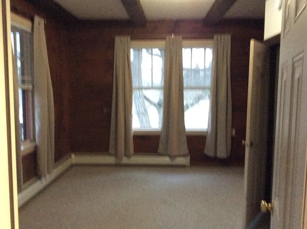 195 Rockingham Road Derry NH 03038
