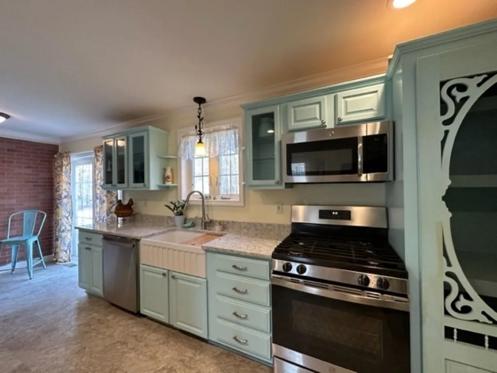 20 Bradford Circle Hillsborough NH 03244