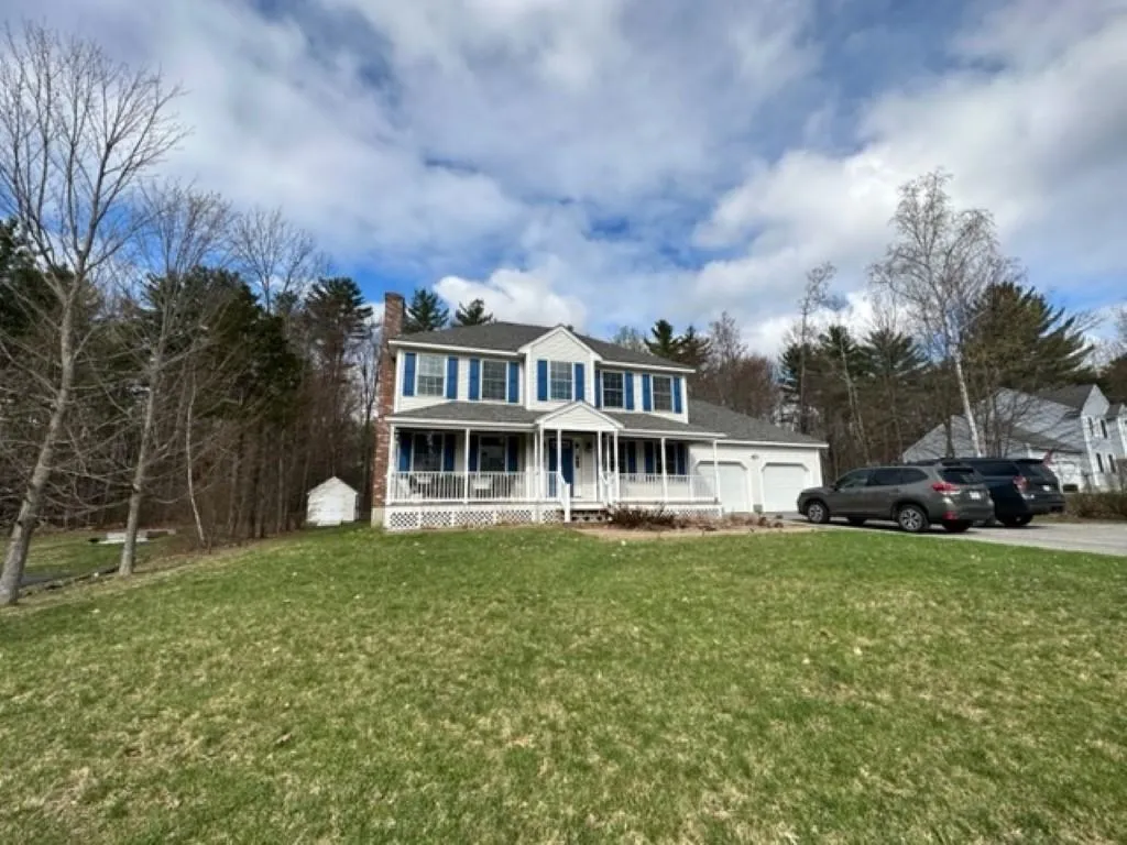 20 Bradford Circle Hillsborough NH 03244