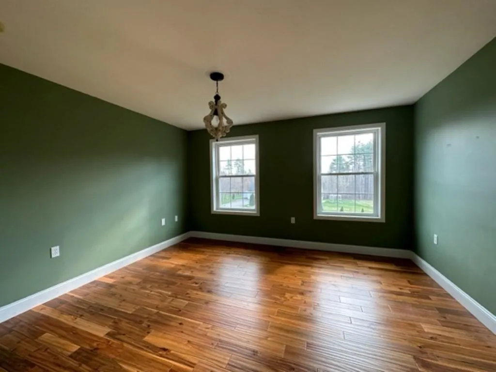 20 Bradford Circle Hillsborough NH 03244