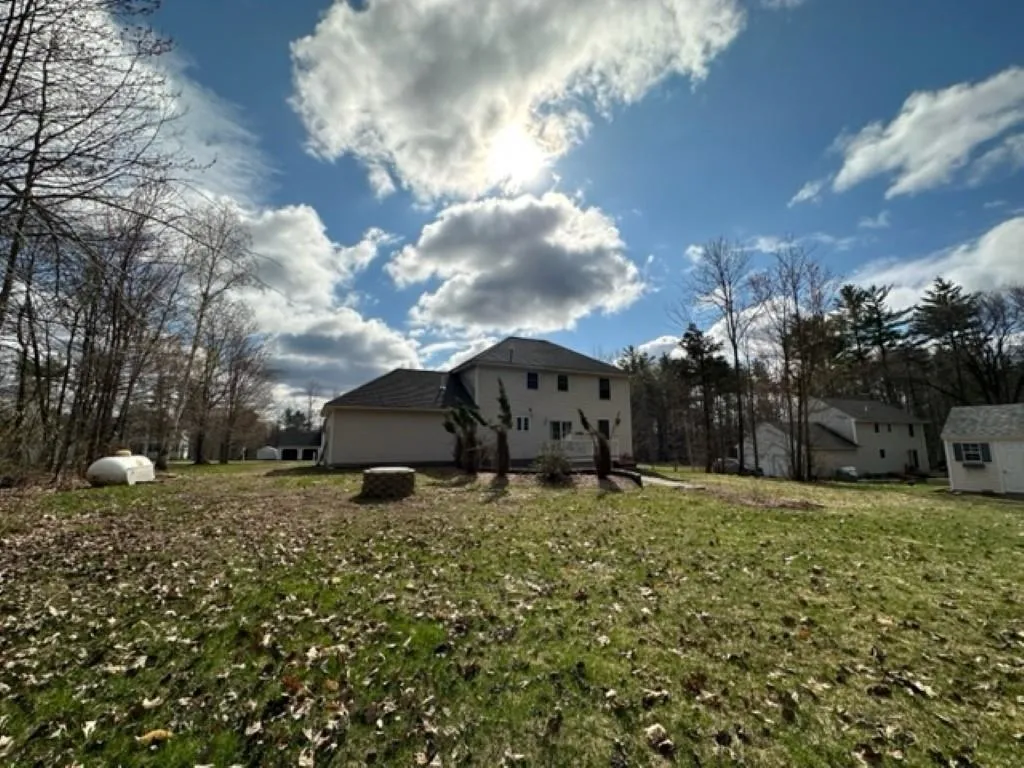 20 Bradford Circle Hillsborough NH 03244