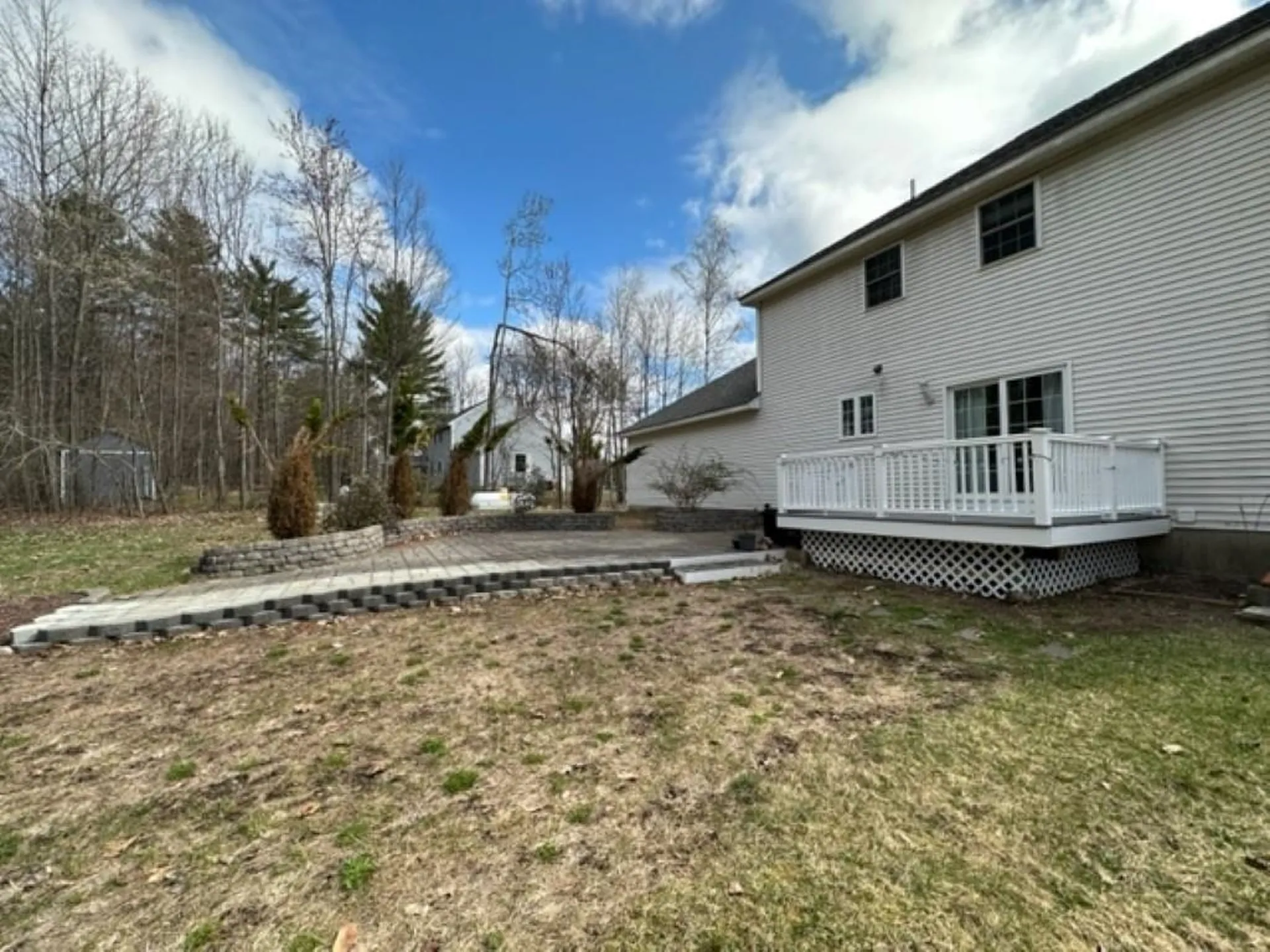 20 Bradford Circle Hillsborough NH 03244
