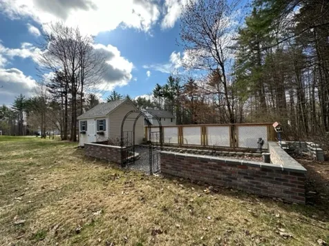 20 Bradford Circle Hillsborough NH 03244