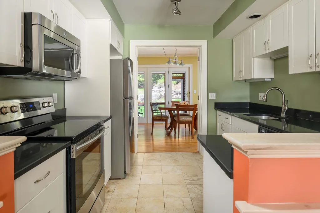 579 Sagamore Avenue Portsmouth NH 03801