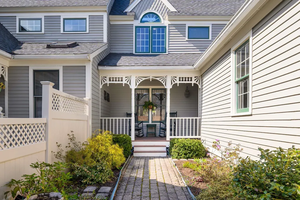 579 Sagamore Avenue Portsmouth NH 03801