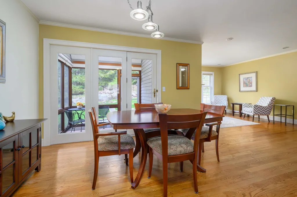 579 Sagamore Avenue Portsmouth NH 03801