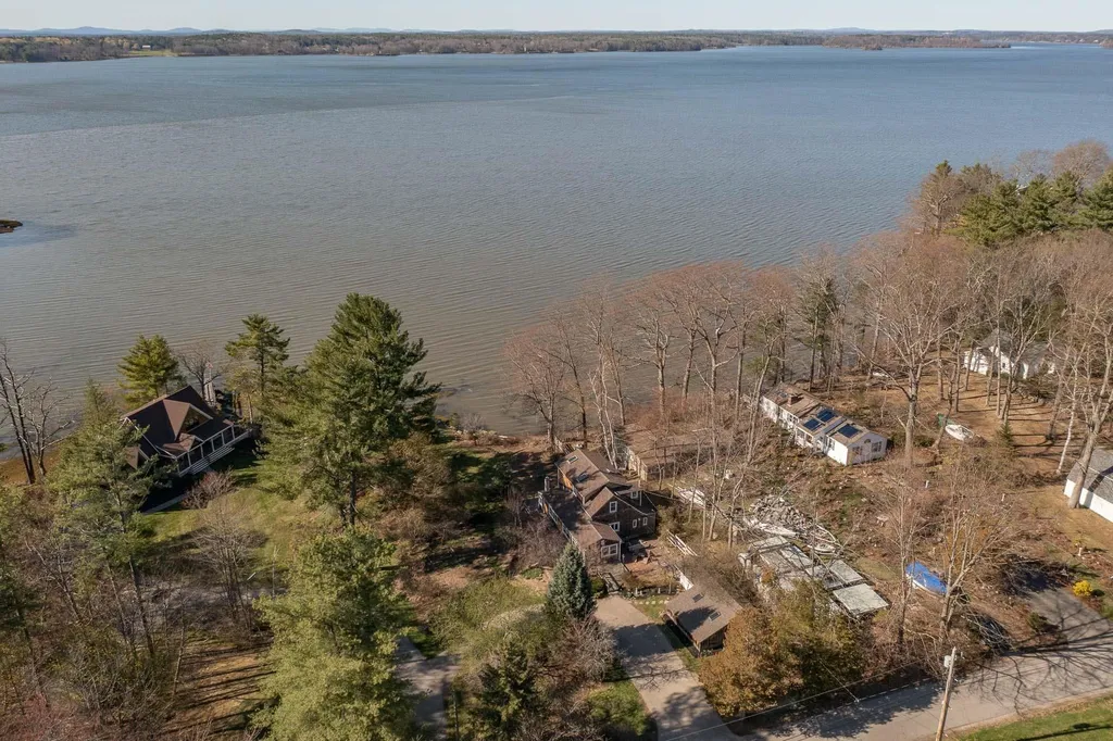 36 Waters Edge Drive Greenland NH 03840