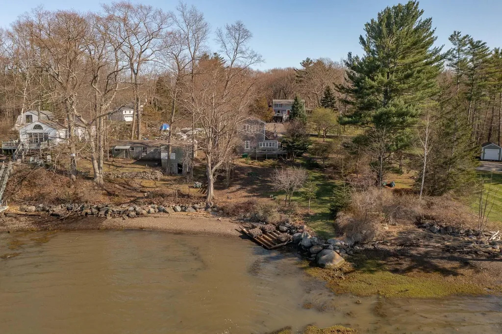 36 Waters Edge Drive Greenland NH 03840