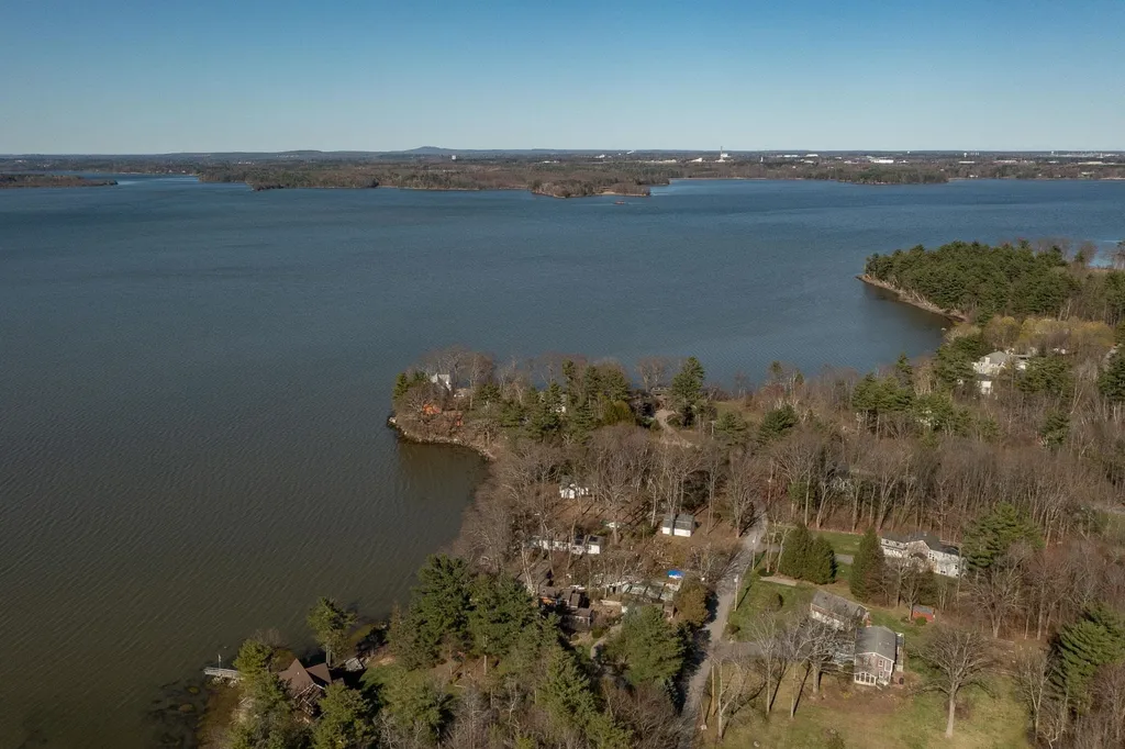 36 Waters Edge Drive Greenland NH 03840