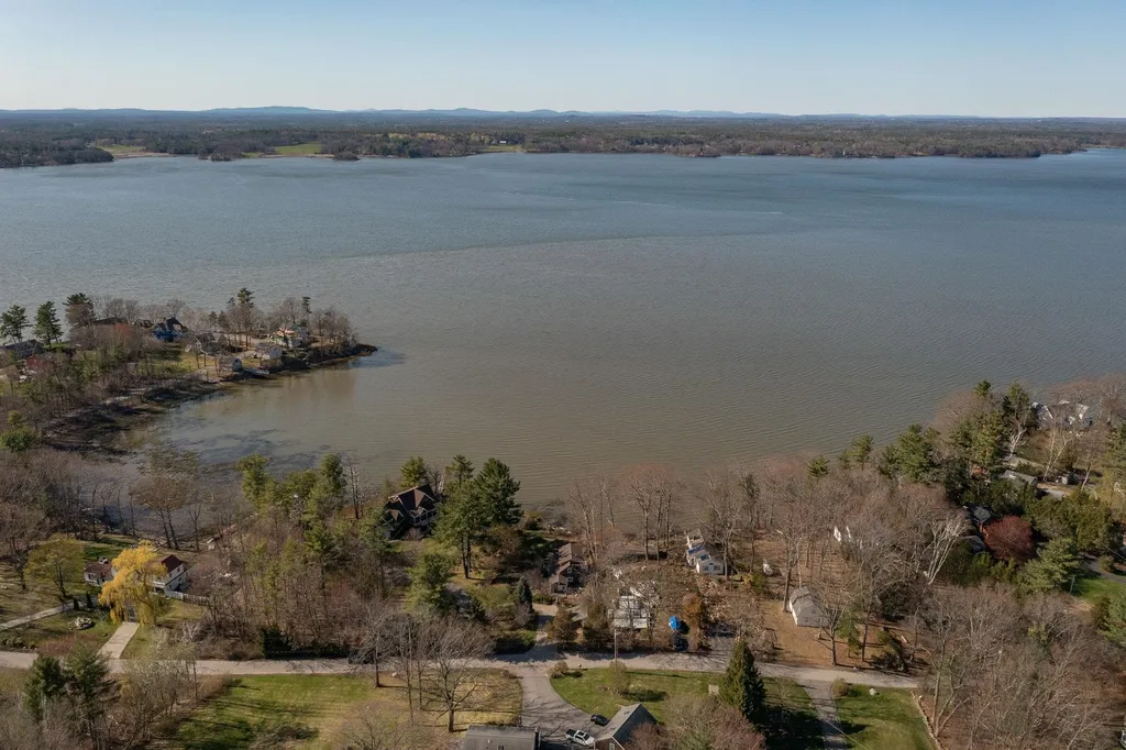 36 Waters Edge Drive Greenland NH 03840