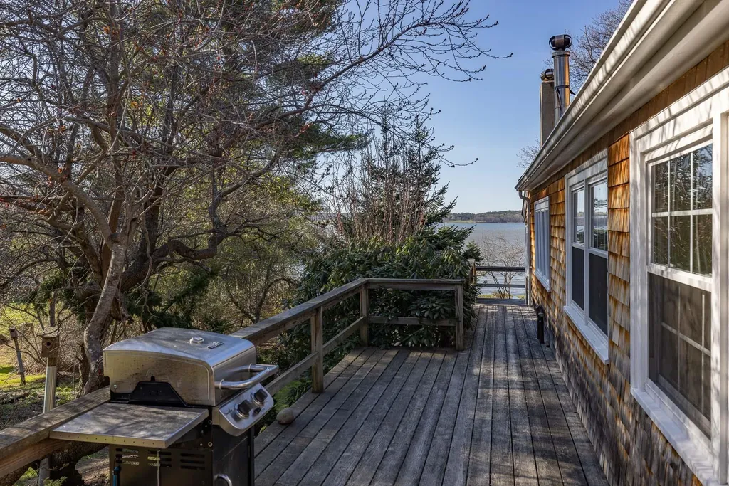 36 Waters Edge Drive Greenland NH 03840