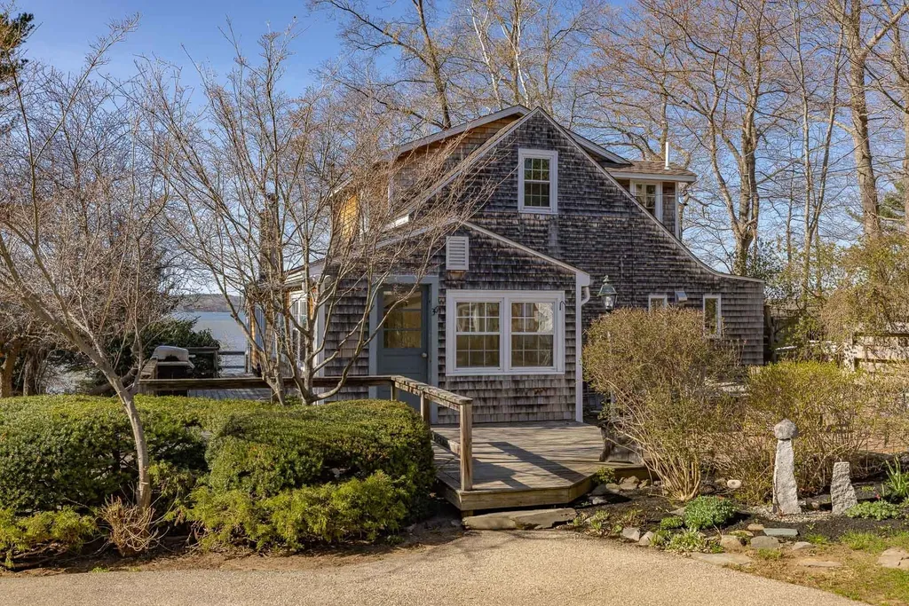 36 Waters Edge Drive Greenland NH 03840
