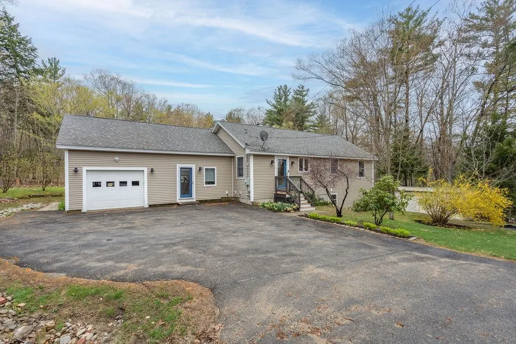 38 Lake View Drive Strafford NH 03884