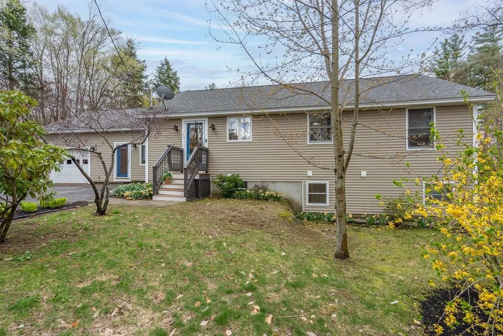 38 Lake View Drive Strafford NH 03884