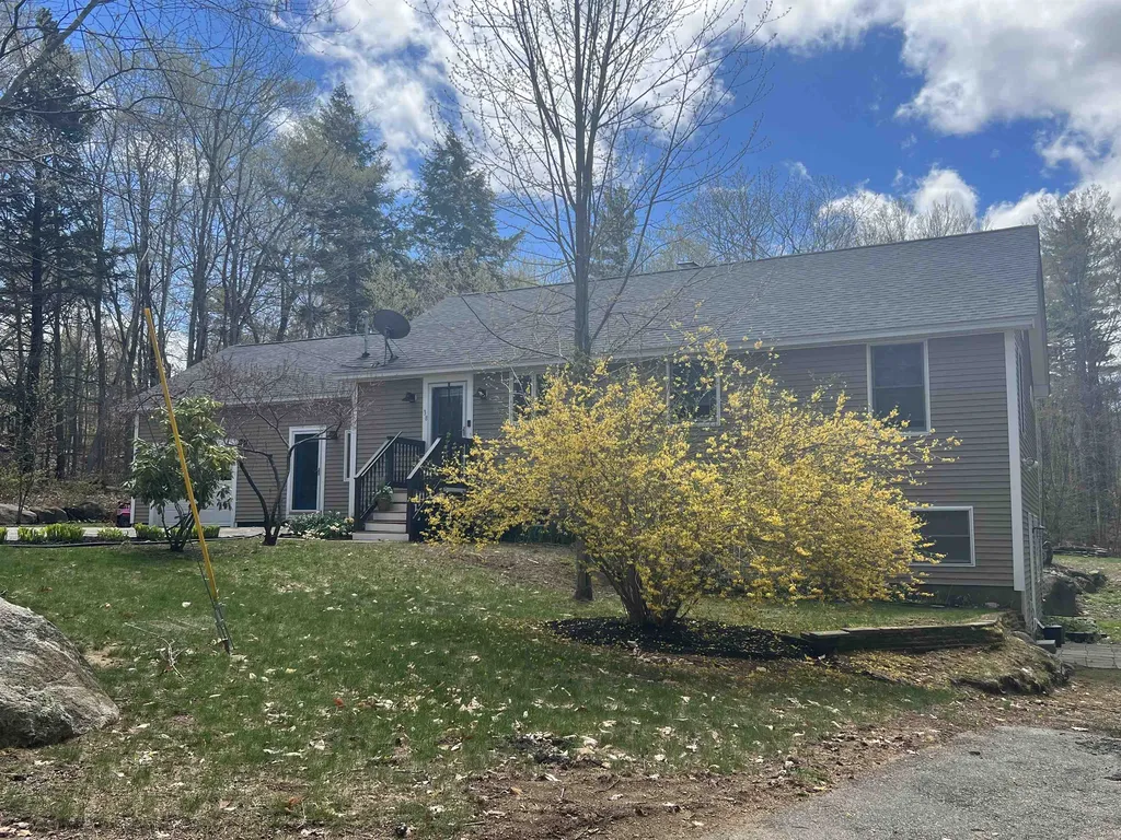 38 Lake View Drive Strafford NH 03884