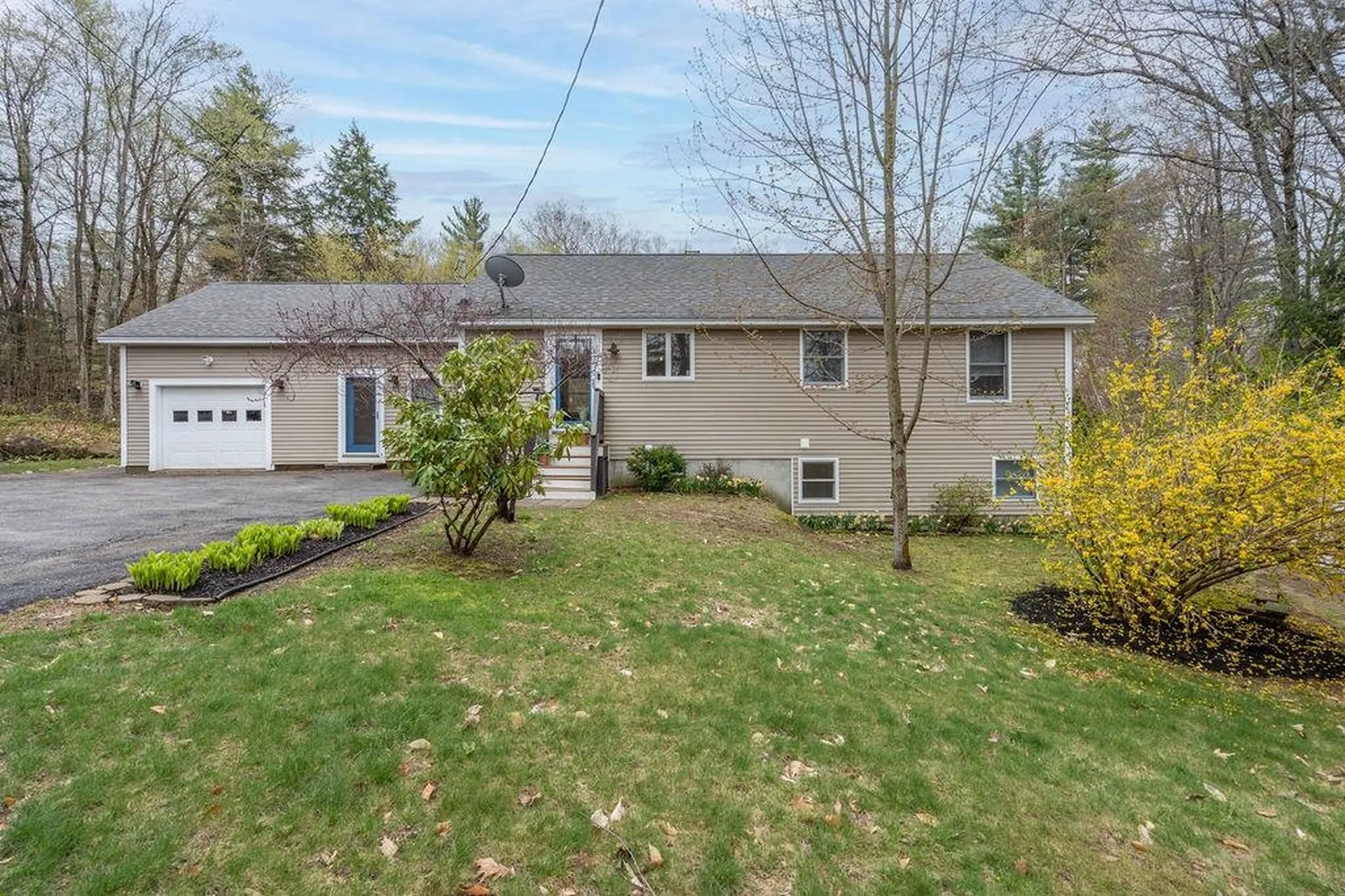 38 Lake View Drive Strafford NH 03884