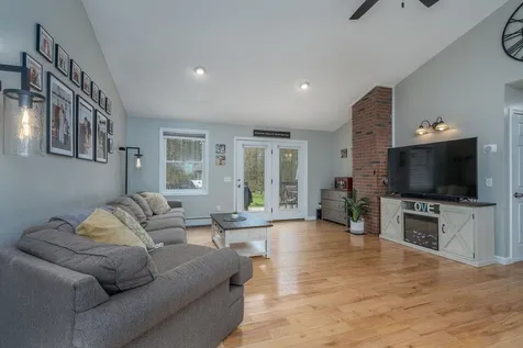 38 Lake View Drive Strafford NH 03884