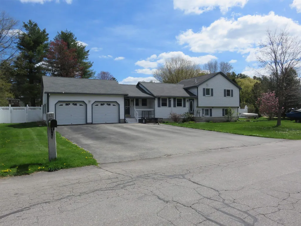 12 Clay Street Merrimack NH 03054