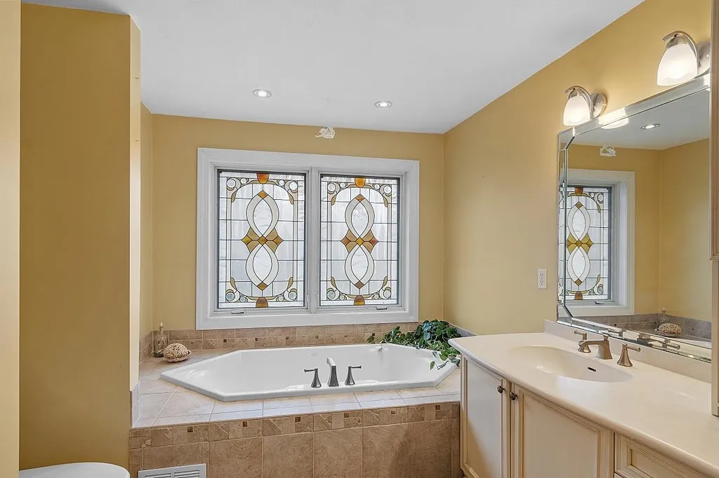 16 Candlestick Lane Sandown NH 03873