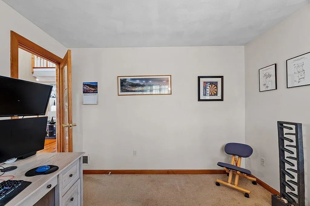 16 Candlestick Lane Sandown NH 03873