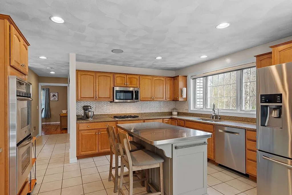 16 Candlestick Lane Sandown NH 03873