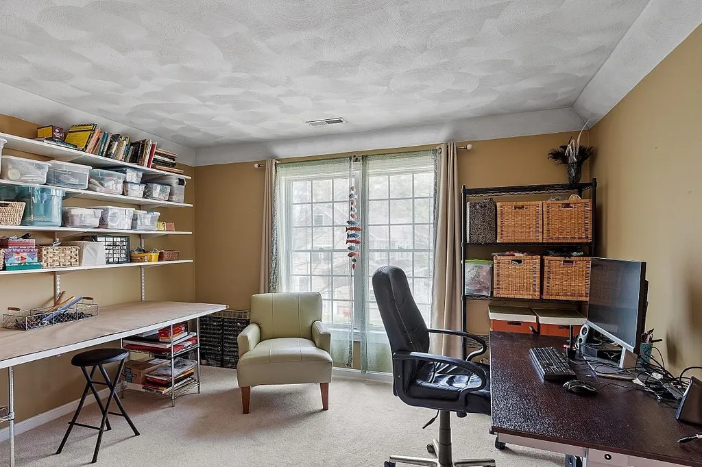 16 Candlestick Lane Sandown NH 03873