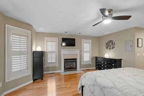16 Candlestick Lane Sandown NH 03873