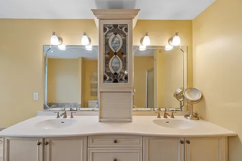 16 Candlestick Lane Sandown NH 03873