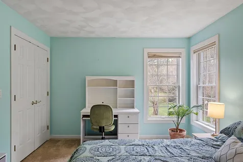 16 Candlestick Lane Sandown NH 03873