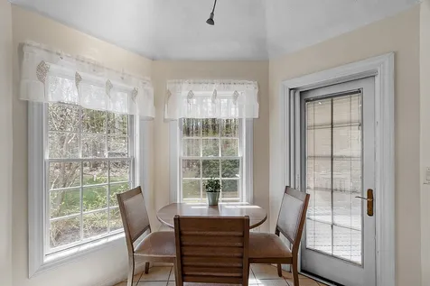 16 Candlestick Lane Sandown NH 03873