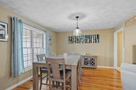 16 Candlestick Lane Sandown NH 03873