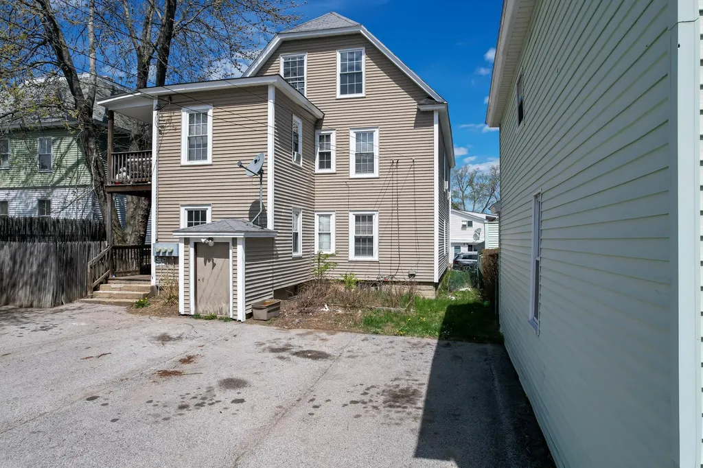 10 Quirin Street Manchester NH 03102