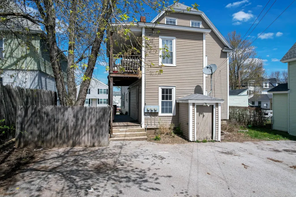 10 Quirin Street Manchester NH 03102