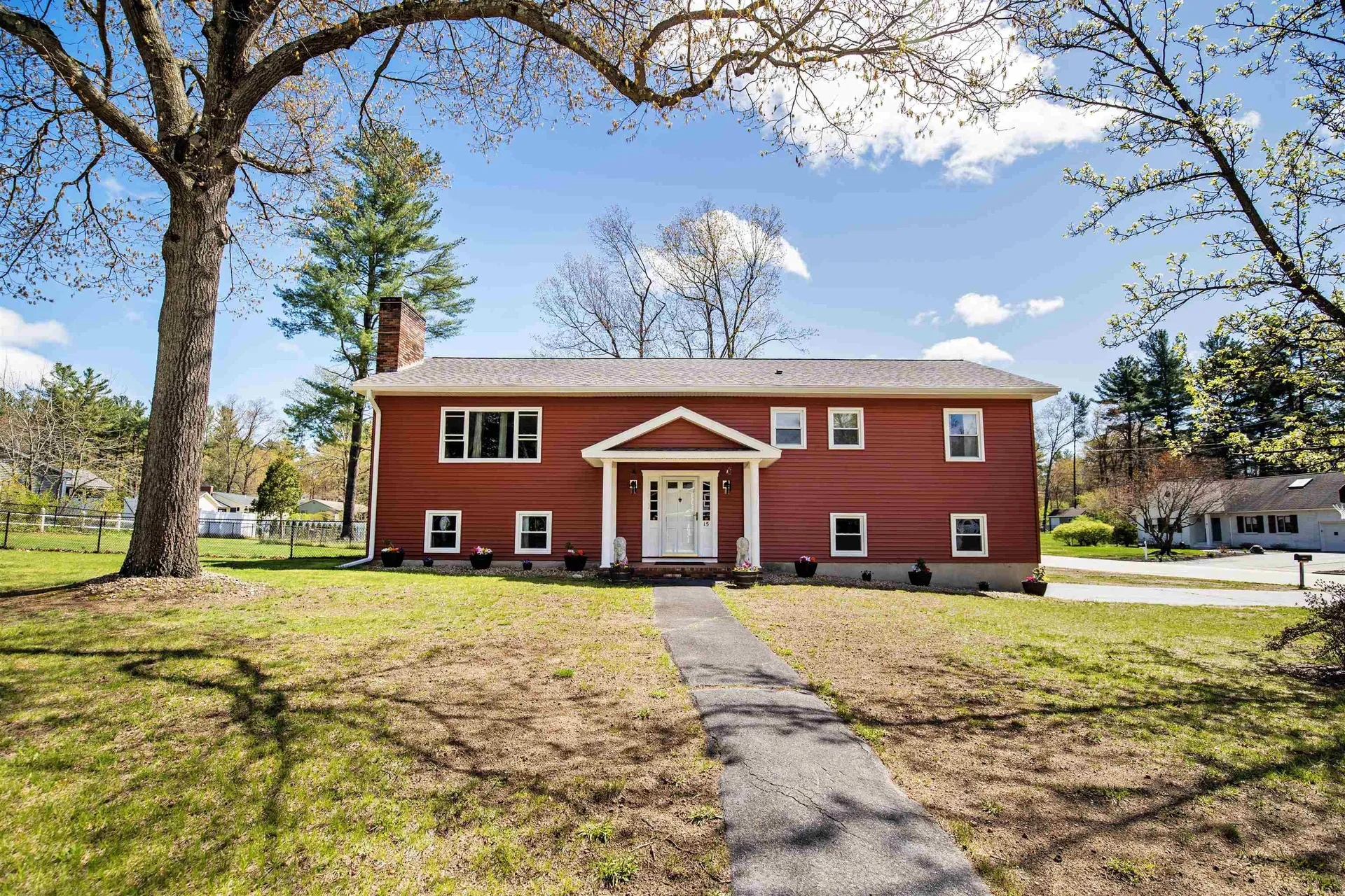 15 Cardinal Drive Hudson NH 03051