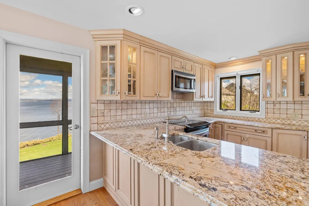 2696 Lake Shore Road Gilford NH 03249