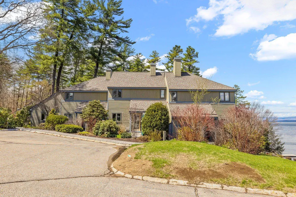2696 Lake Shore Road Gilford NH 03249