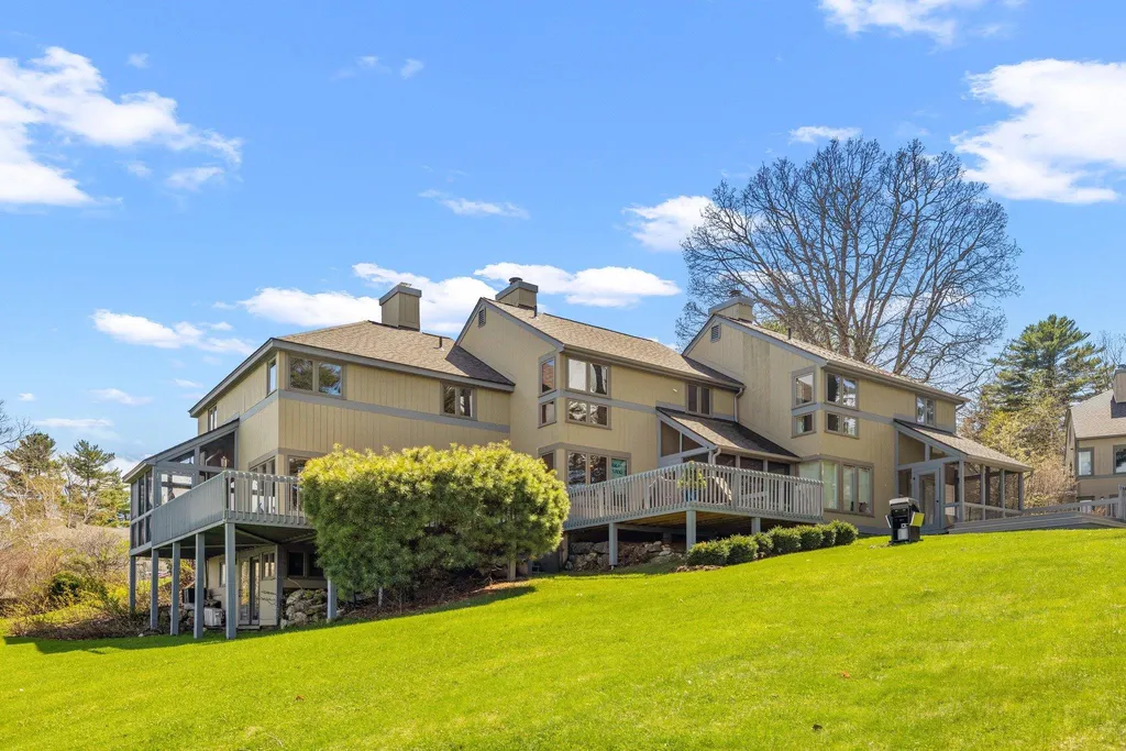 2696 Lake Shore Road Gilford NH 03249