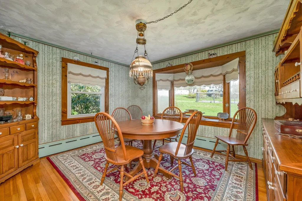 25 Oak Street Wolfeboro NH 03894