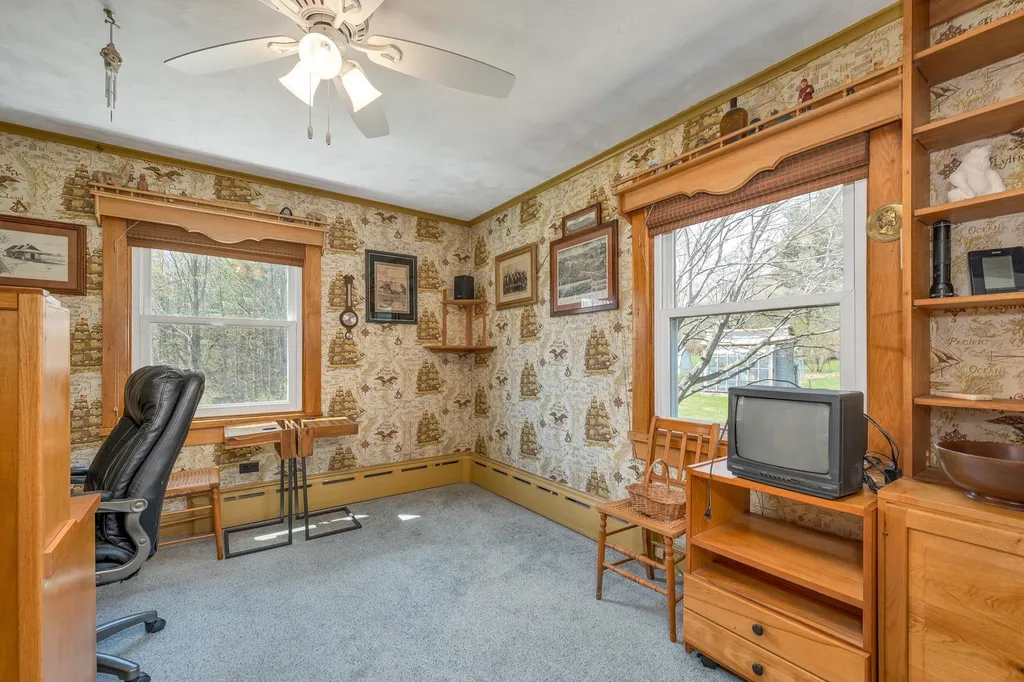 25 Oak Street Wolfeboro NH 03894